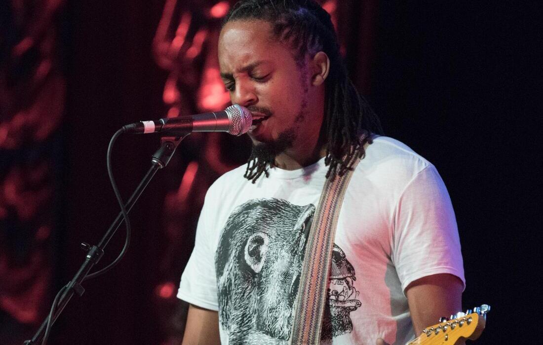 Black Joe Lewis (21+)