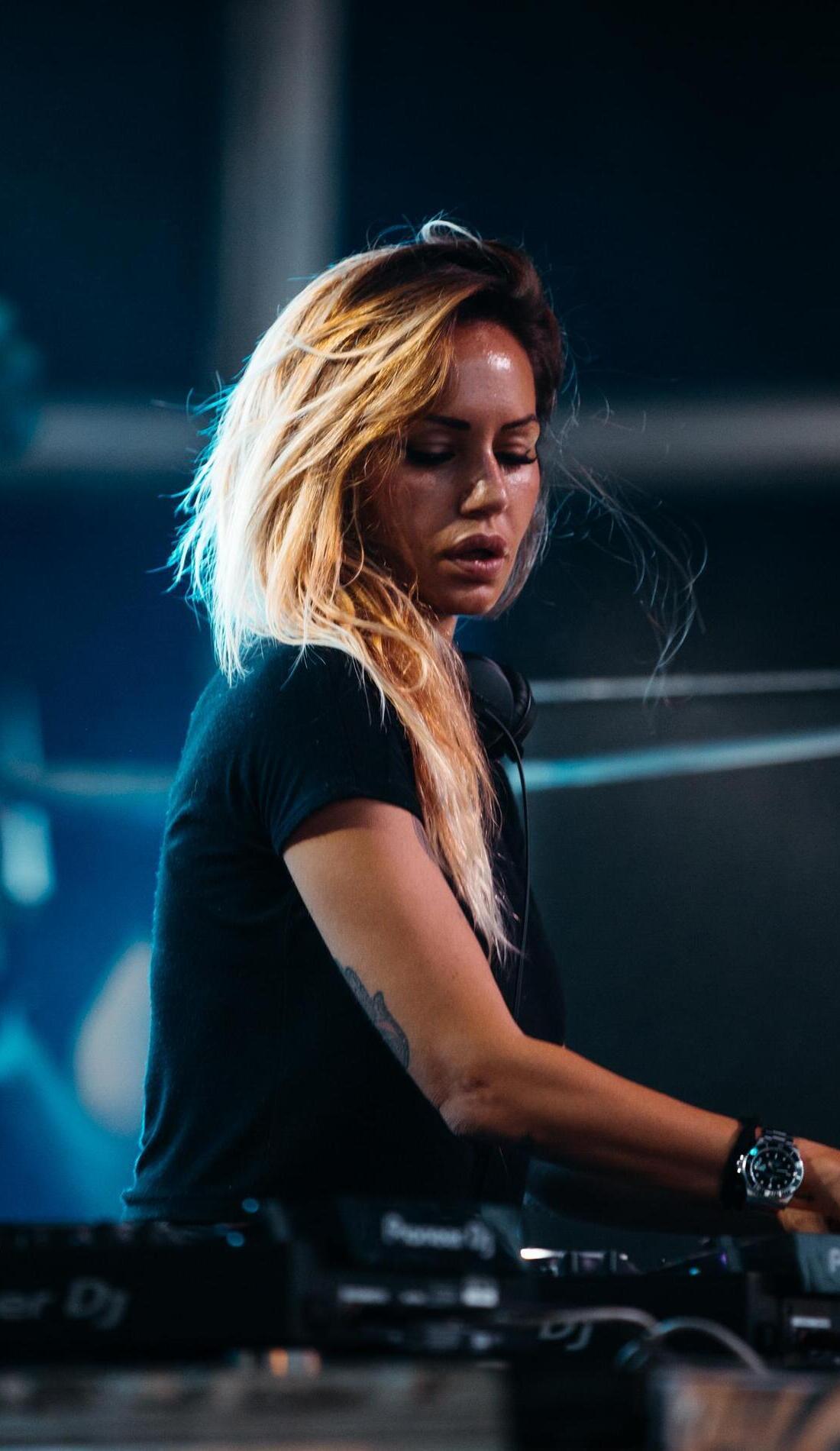 Deborah De Luca Concert Tickets, 2024 Tour Dates & Locations SeatGeek