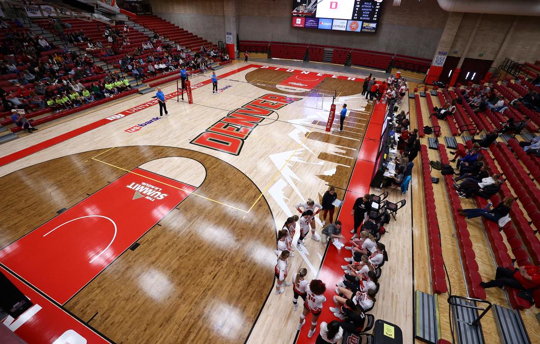 Denver Pioneers Womens Volleyball