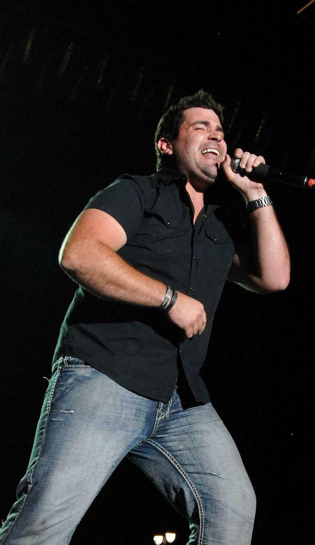 josh gracin tour dates