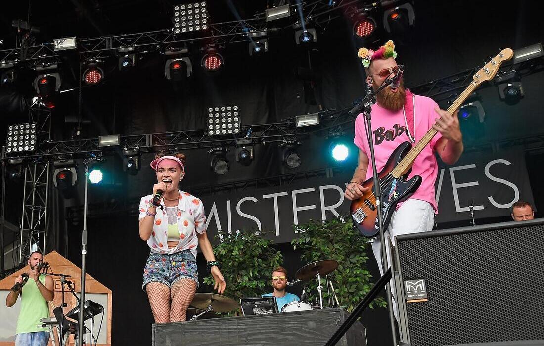 MisterWives (16+)