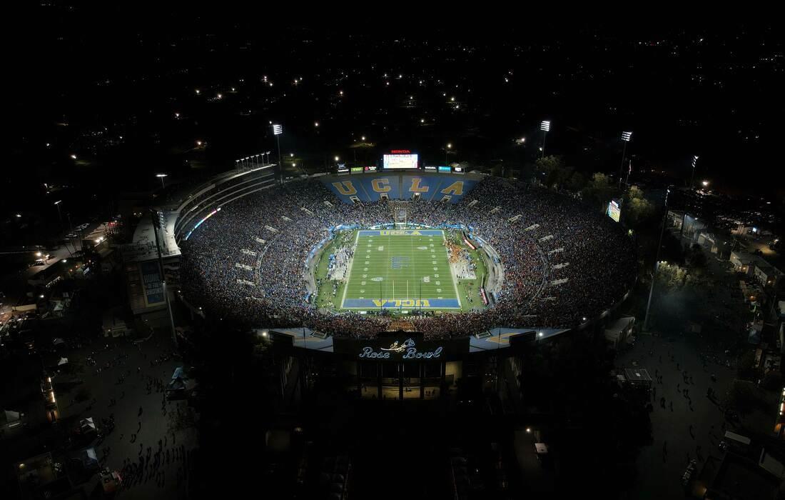 #8 Oregon at UCLA