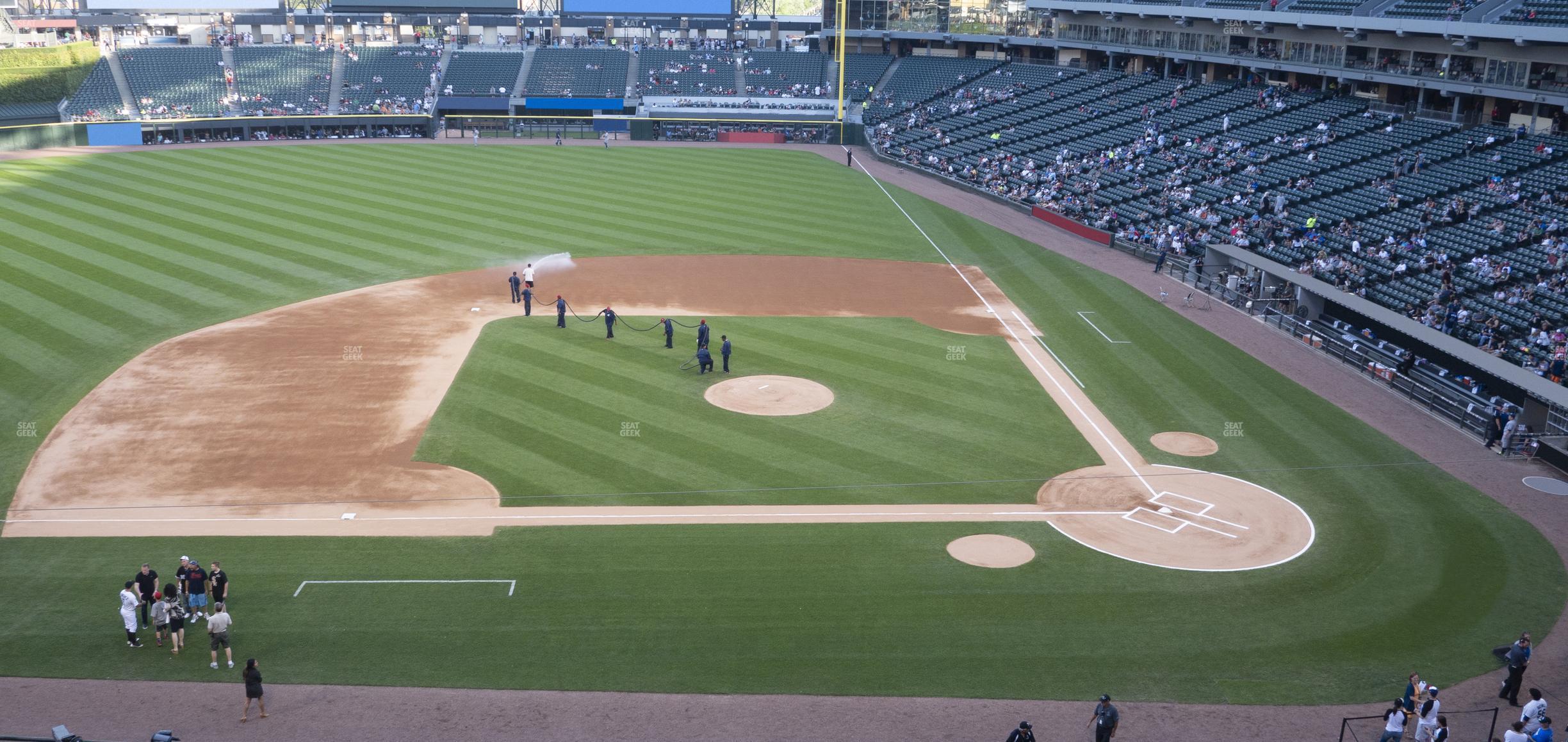 Seating view for Guaranteed Rate Field Section 338