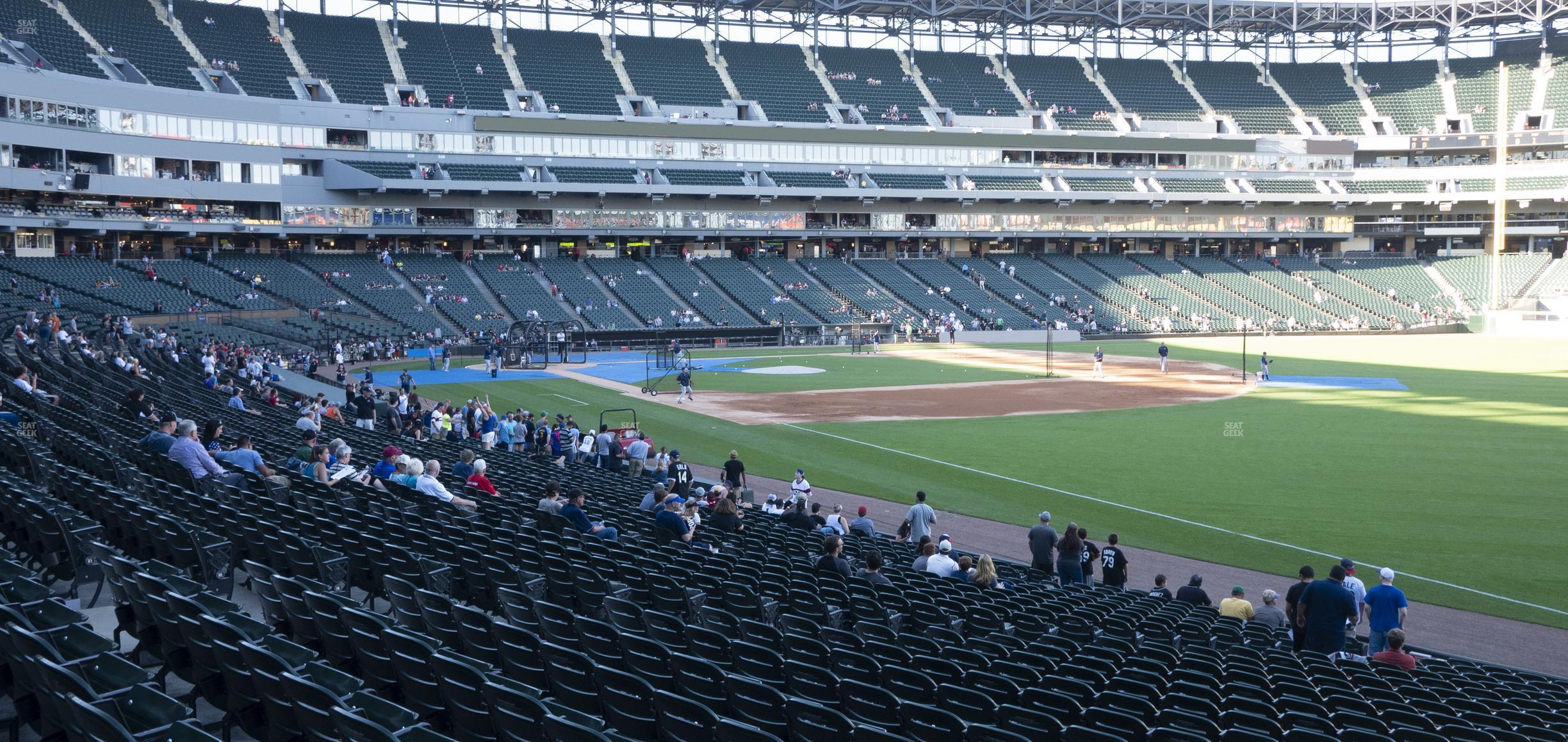 Seating view for Guaranteed Rate Field Section 113