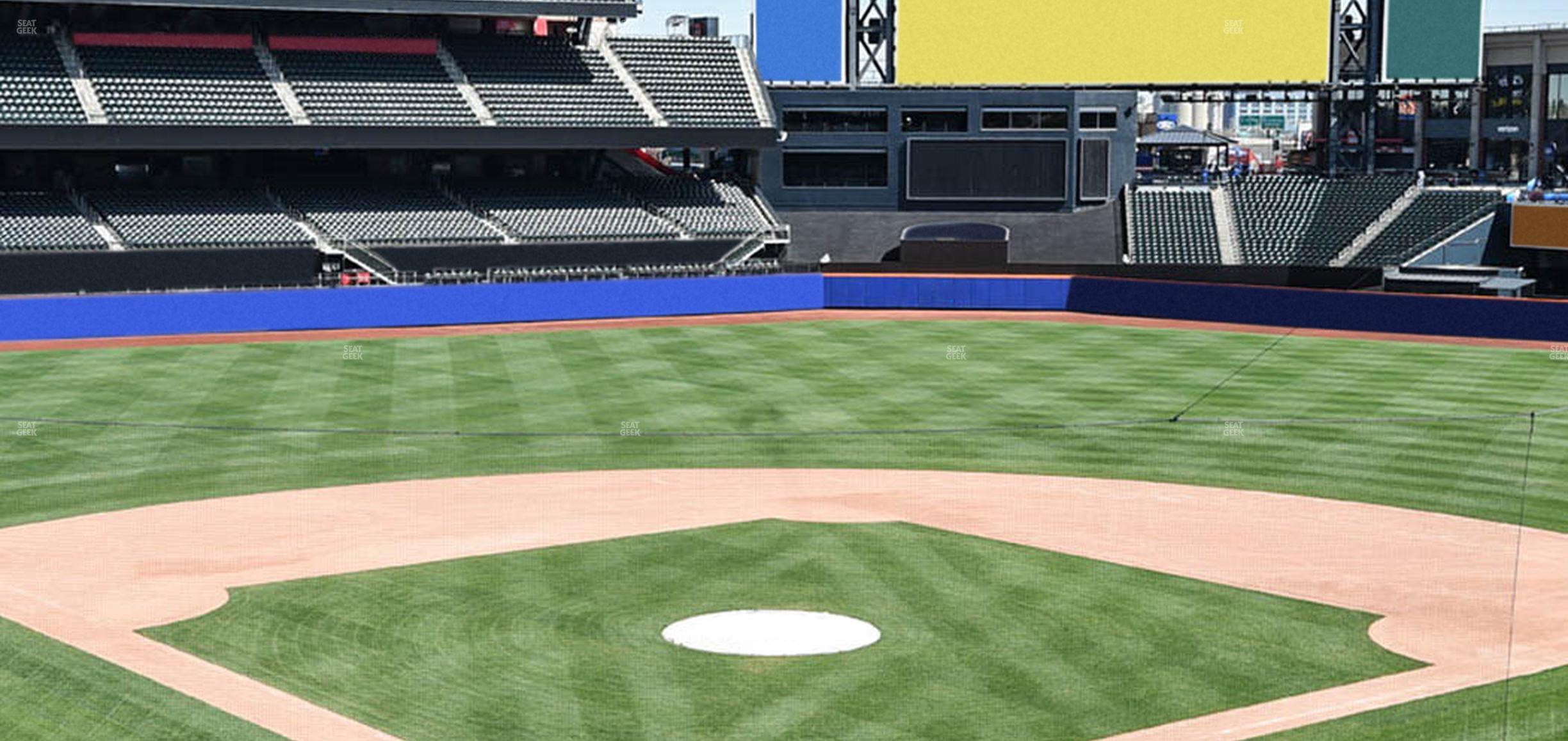 Seating view for Citi Field Section Empire Suite 220