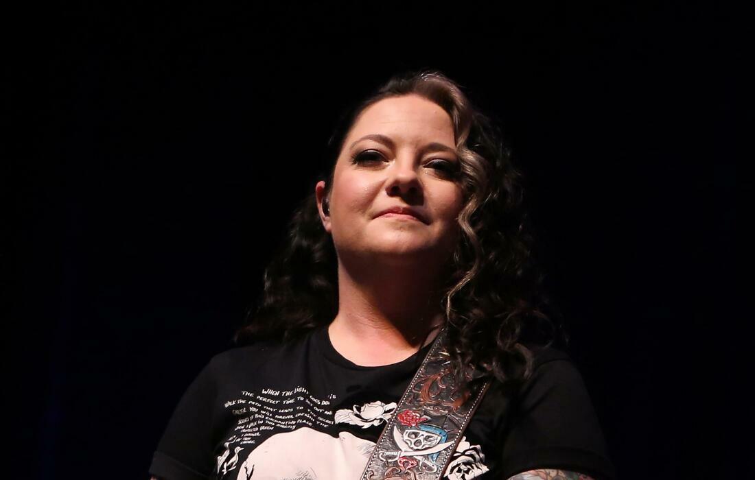 Ashley McBryde with Bella White