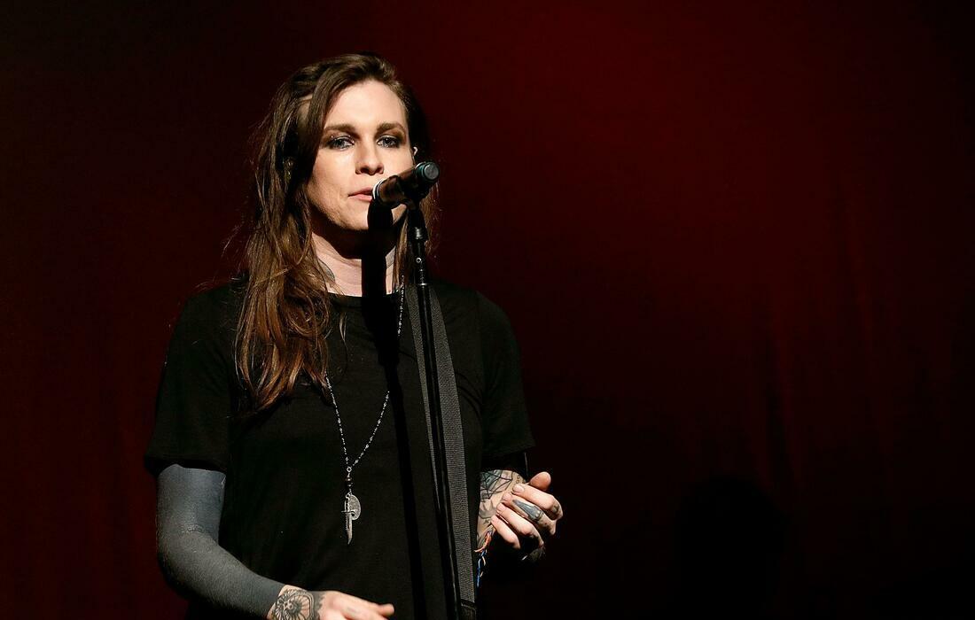 Laura Jane Grace with Worriers (19+)