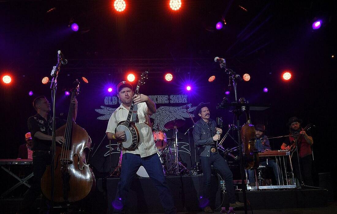 Old Crow Medicine Show with The Band of Heathens