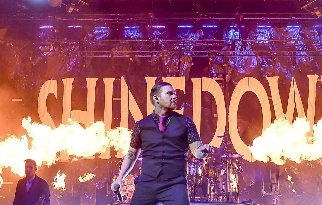 Shinedown with Papa Roach and Spiritbox
