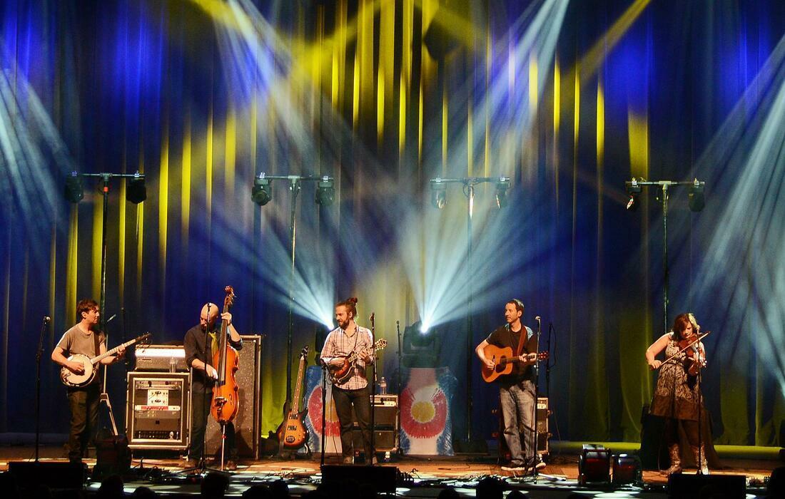 Yonder Mountain String Band with Railroad Earth