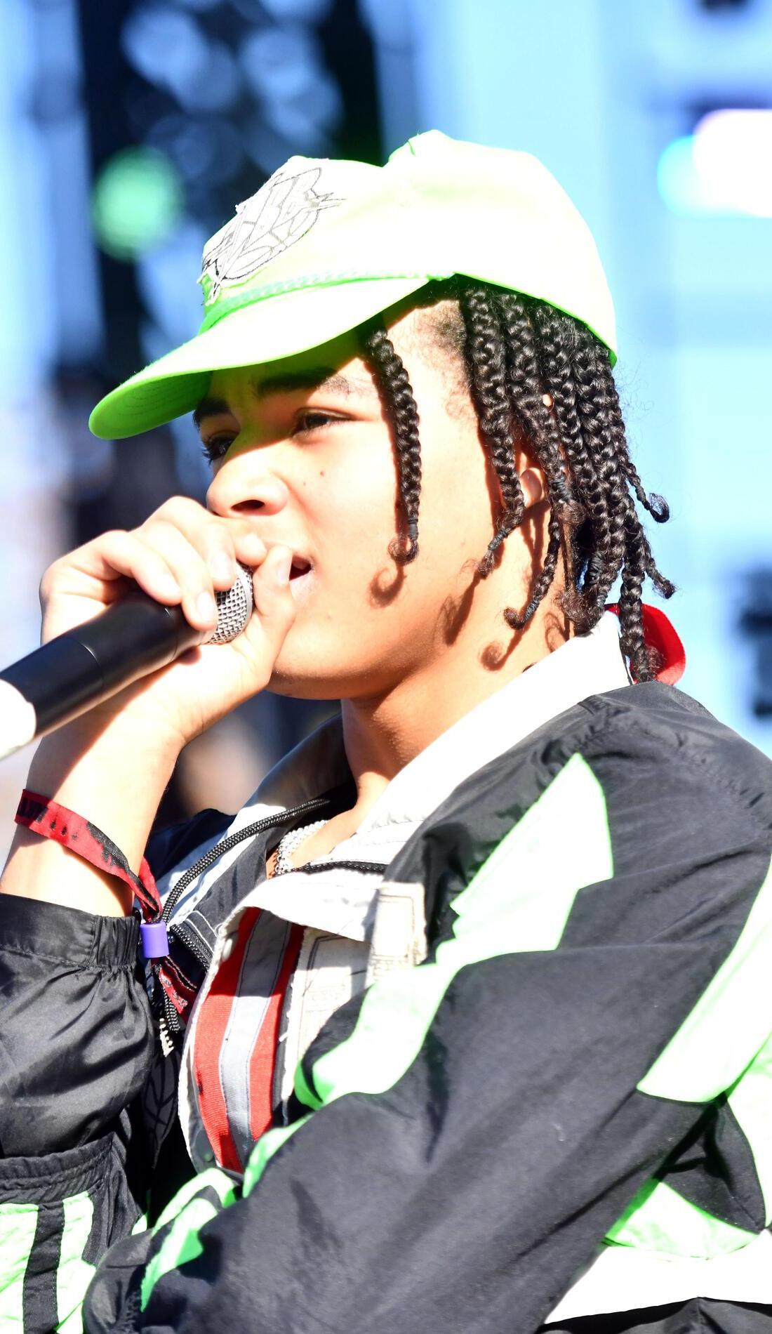 A 24kgoldn live event