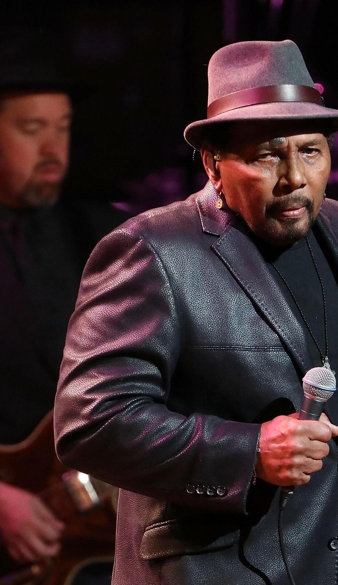 A Aaron Neville live event