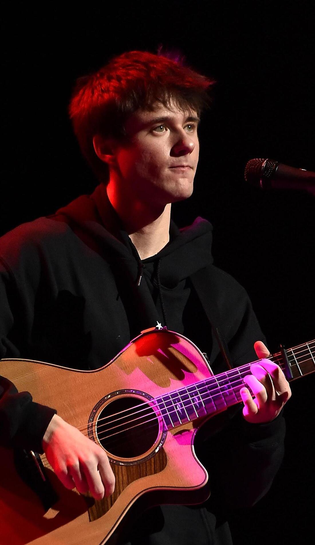 A Alec Benjamin live event