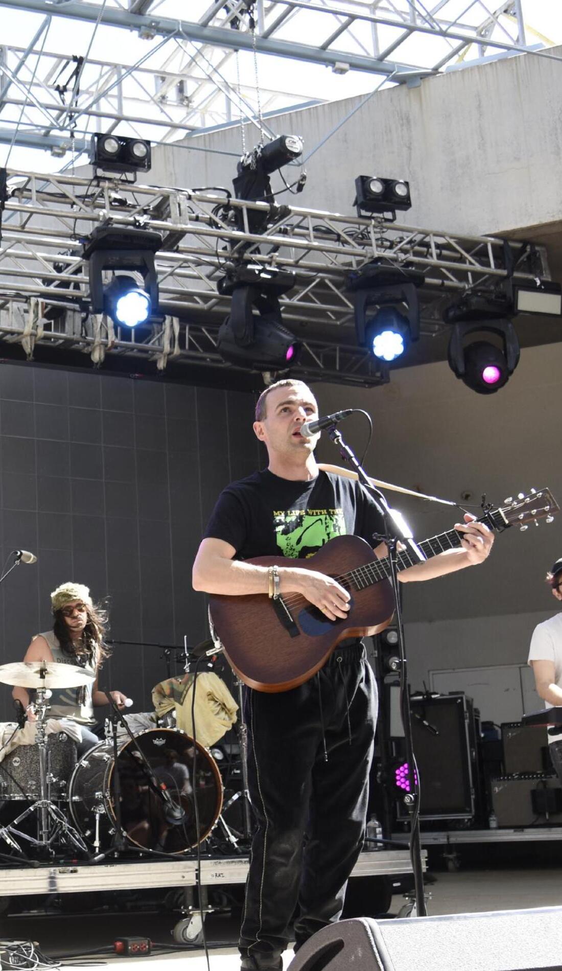 A Amen Dunes live event