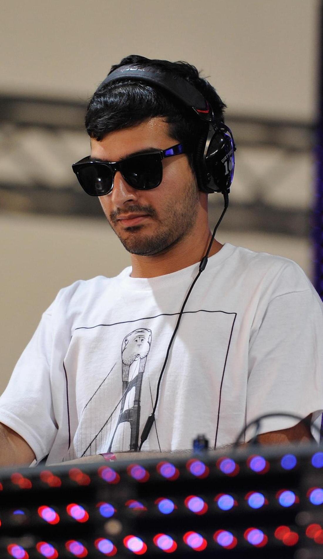 A Ardalan live event