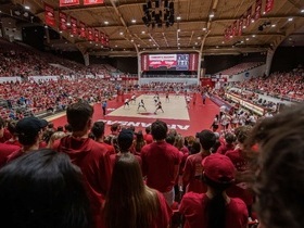 Alabama Crimson Tide at Arkansas Razorbacks Womens Volleyball