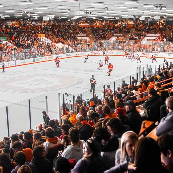 Michigan Tech Huskies at Bowling Green State Falcons Mens Hockey