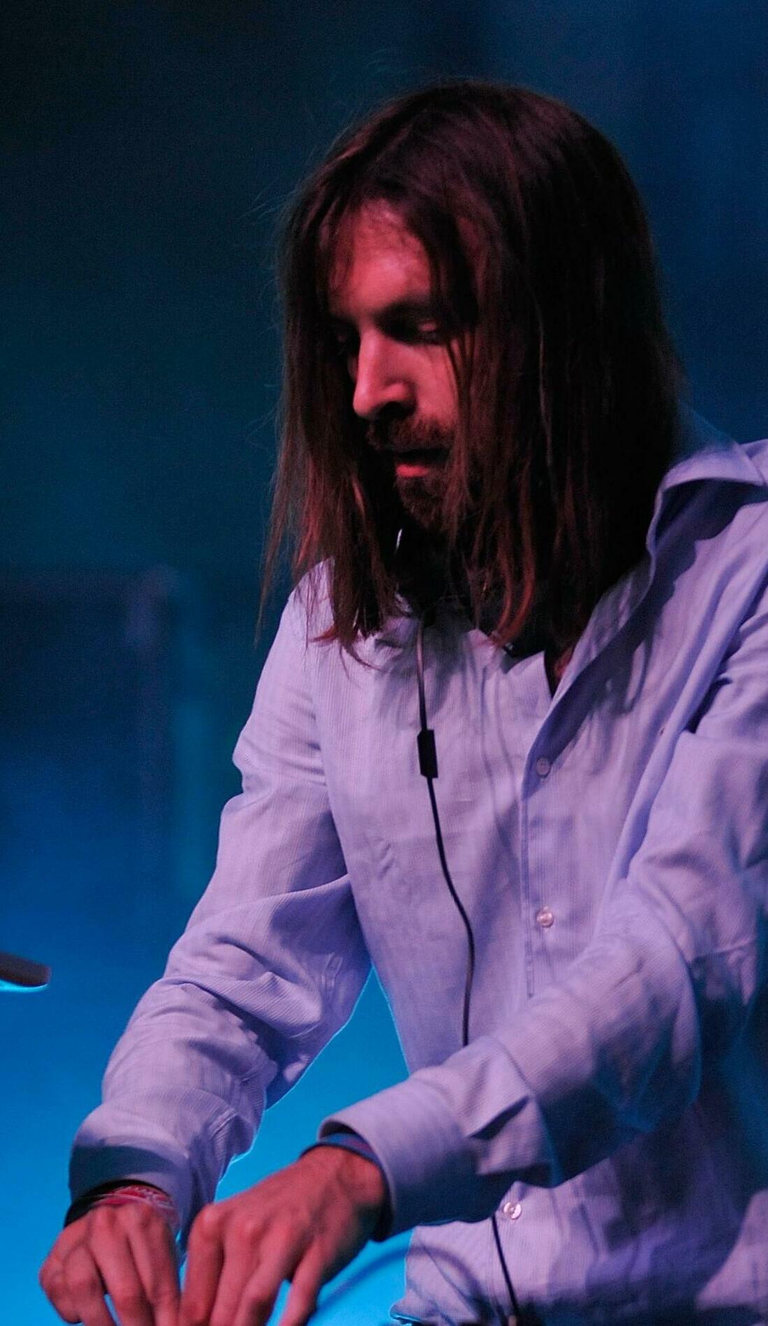 A Breakbot live event