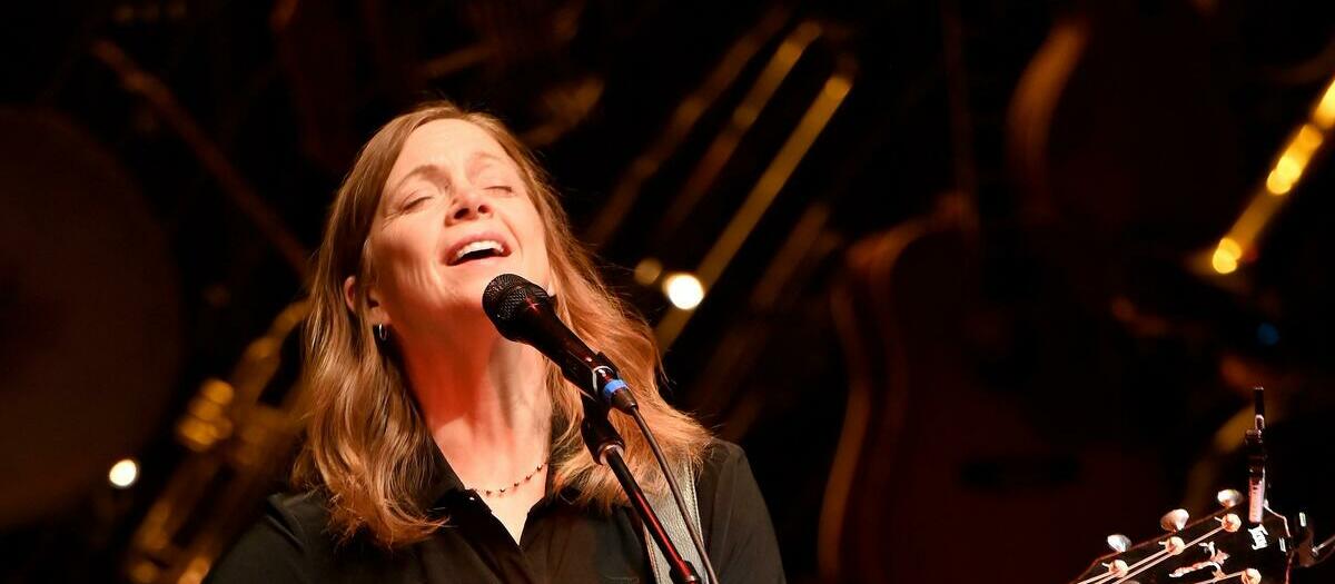 Carrie Newcomer Tickets