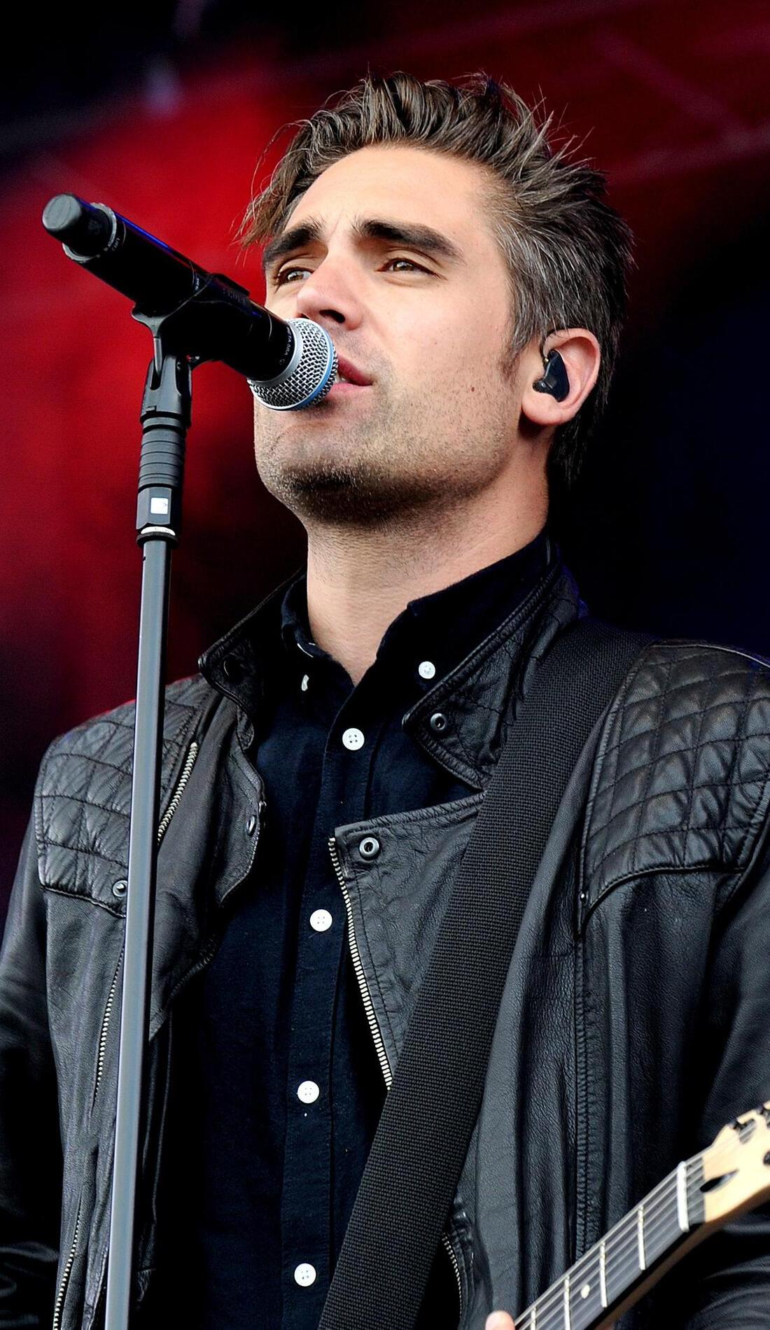 Charlie Simpson Concert Tickets, 2023 Tour Dates & Locations SeatGeek