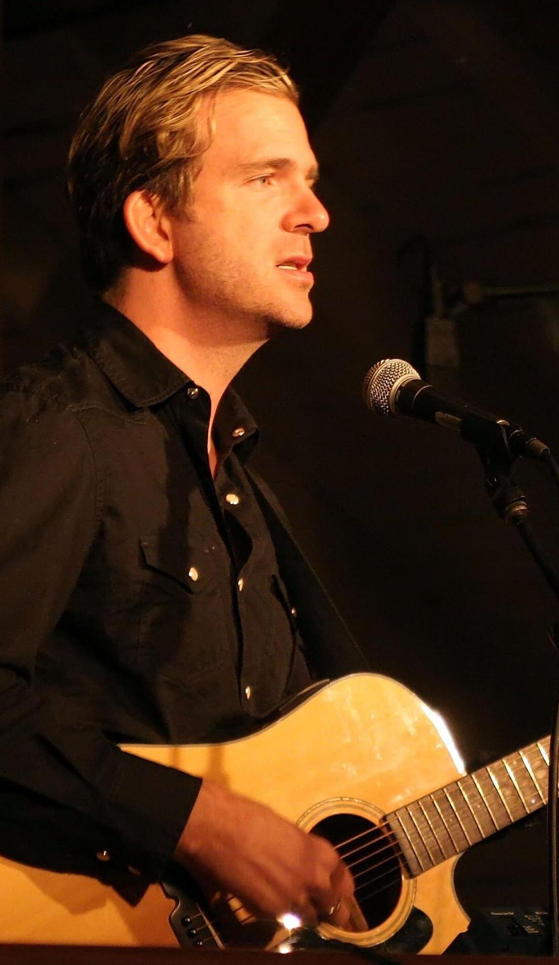 A Chris Trapper live event