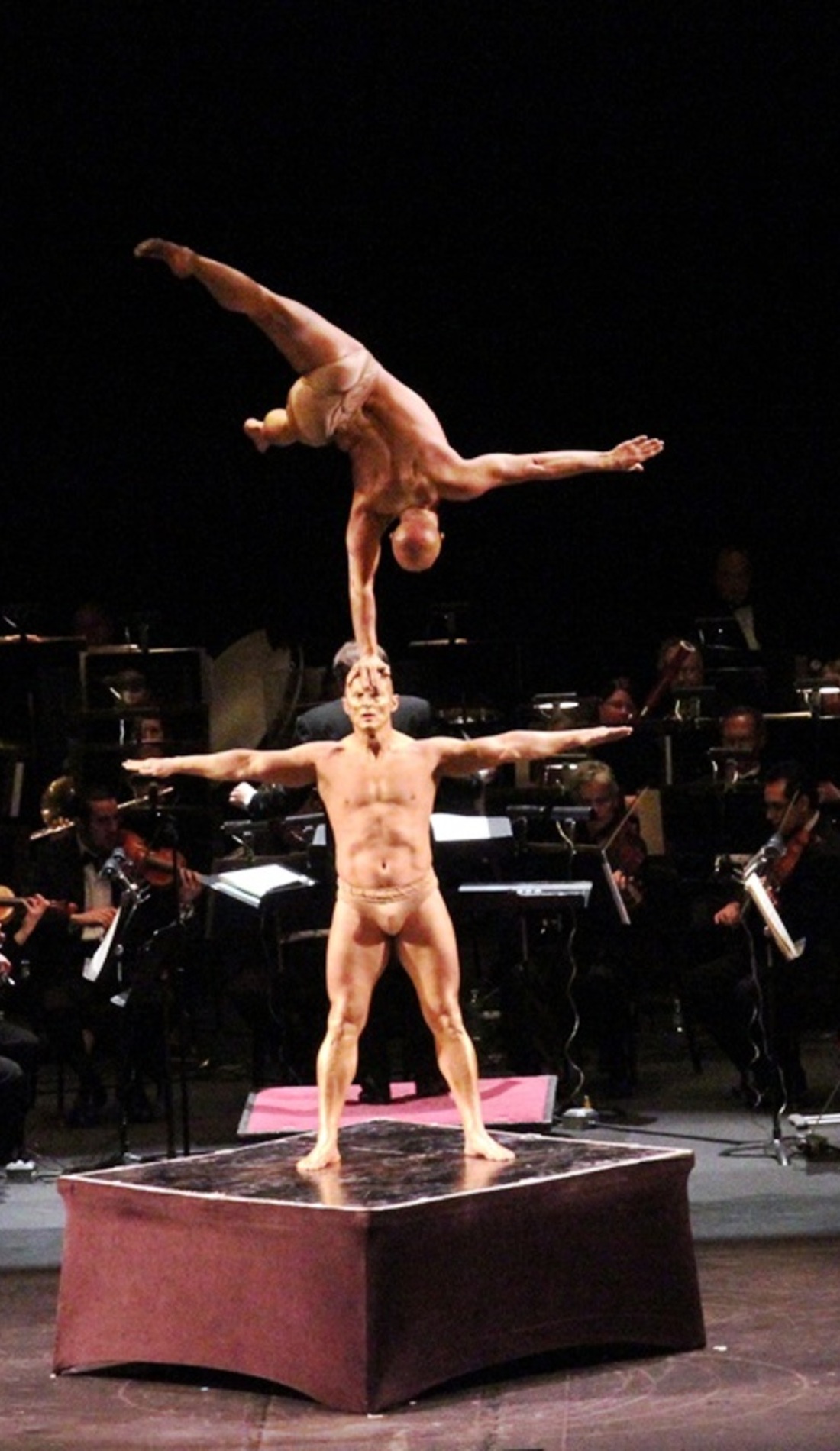 A Cirque de la Symphonie live event