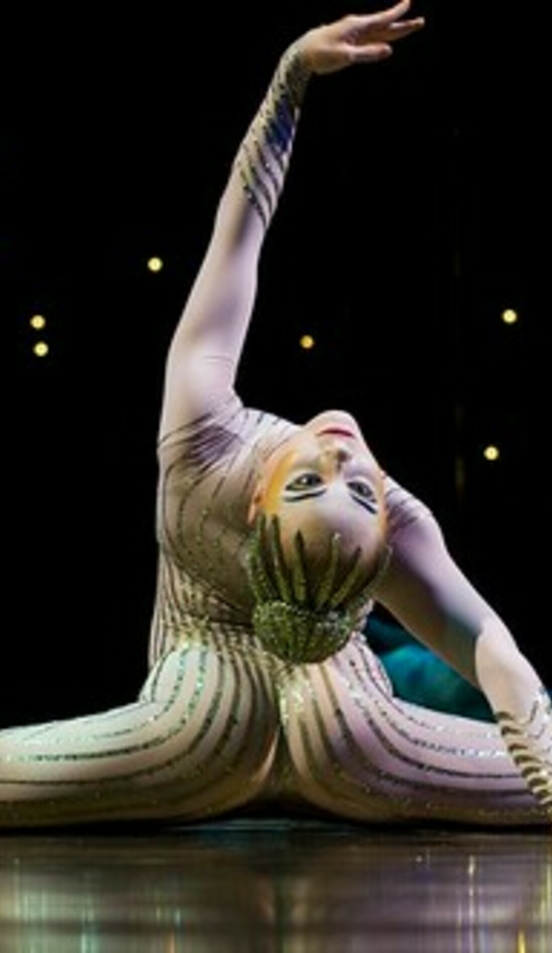 A Cirque du Soleil: Mad Apple live event