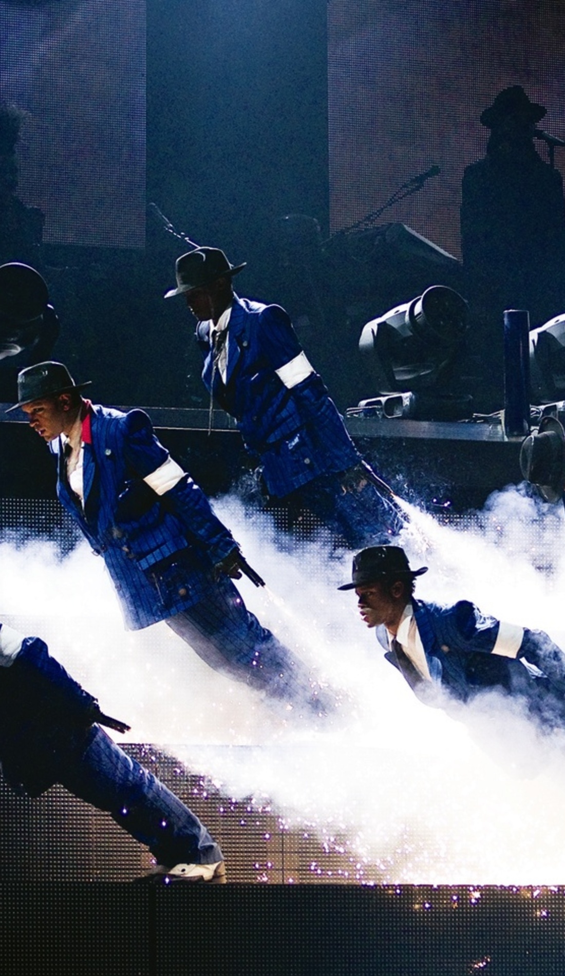 A Cirque du Soleil: Michael Jackson ONE live event