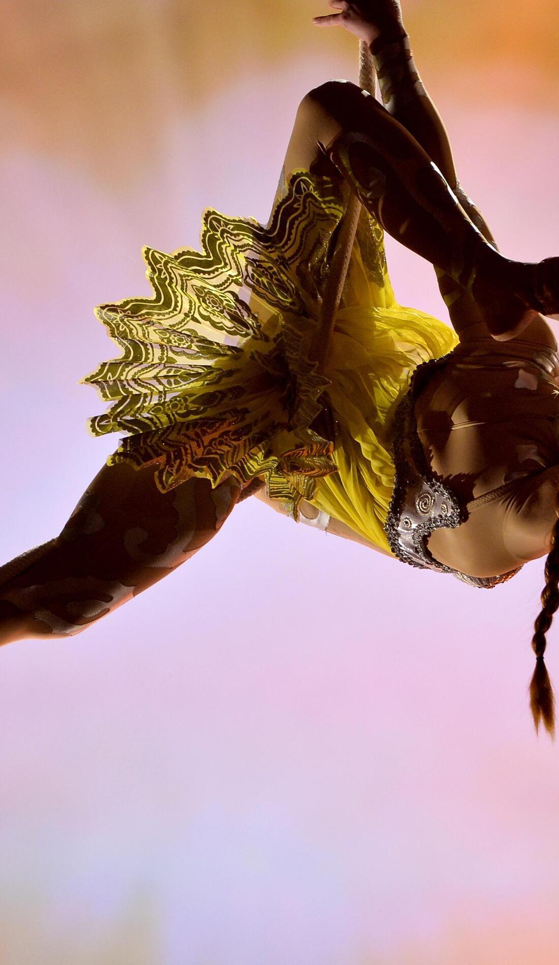 A Cirque du Soleil: The Beatles - Love live event