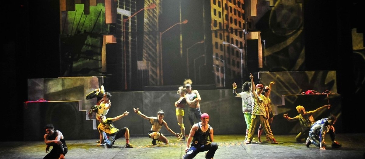 Cirque Eloize Tickets