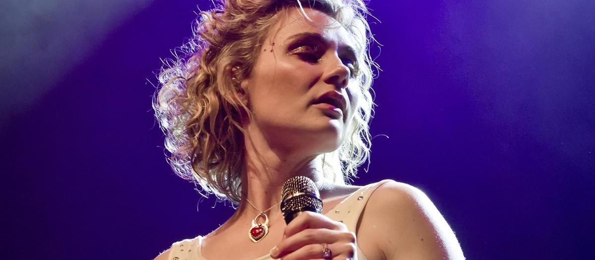 Clare Bowen Tickets