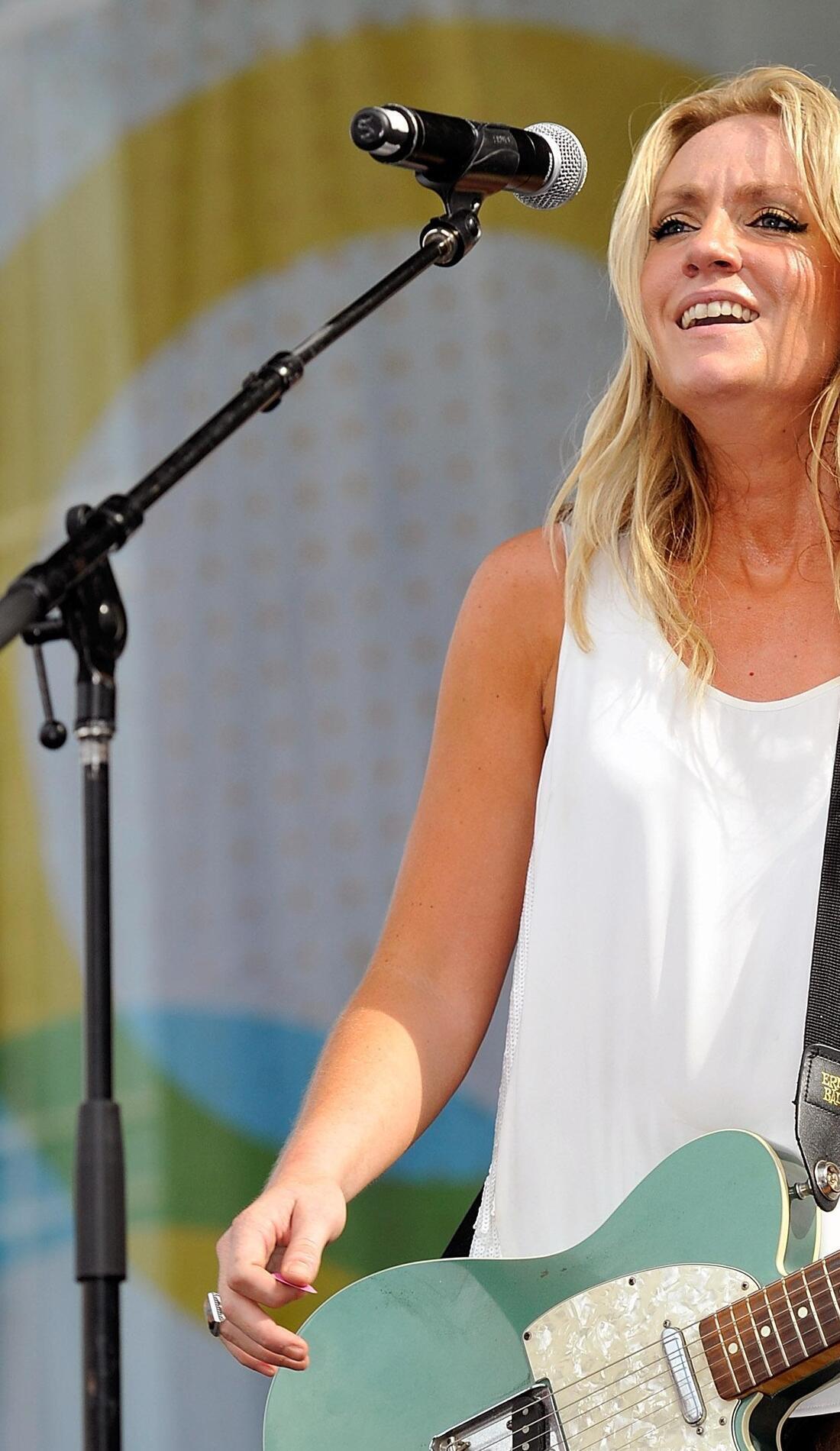 A Clare Dunn live event