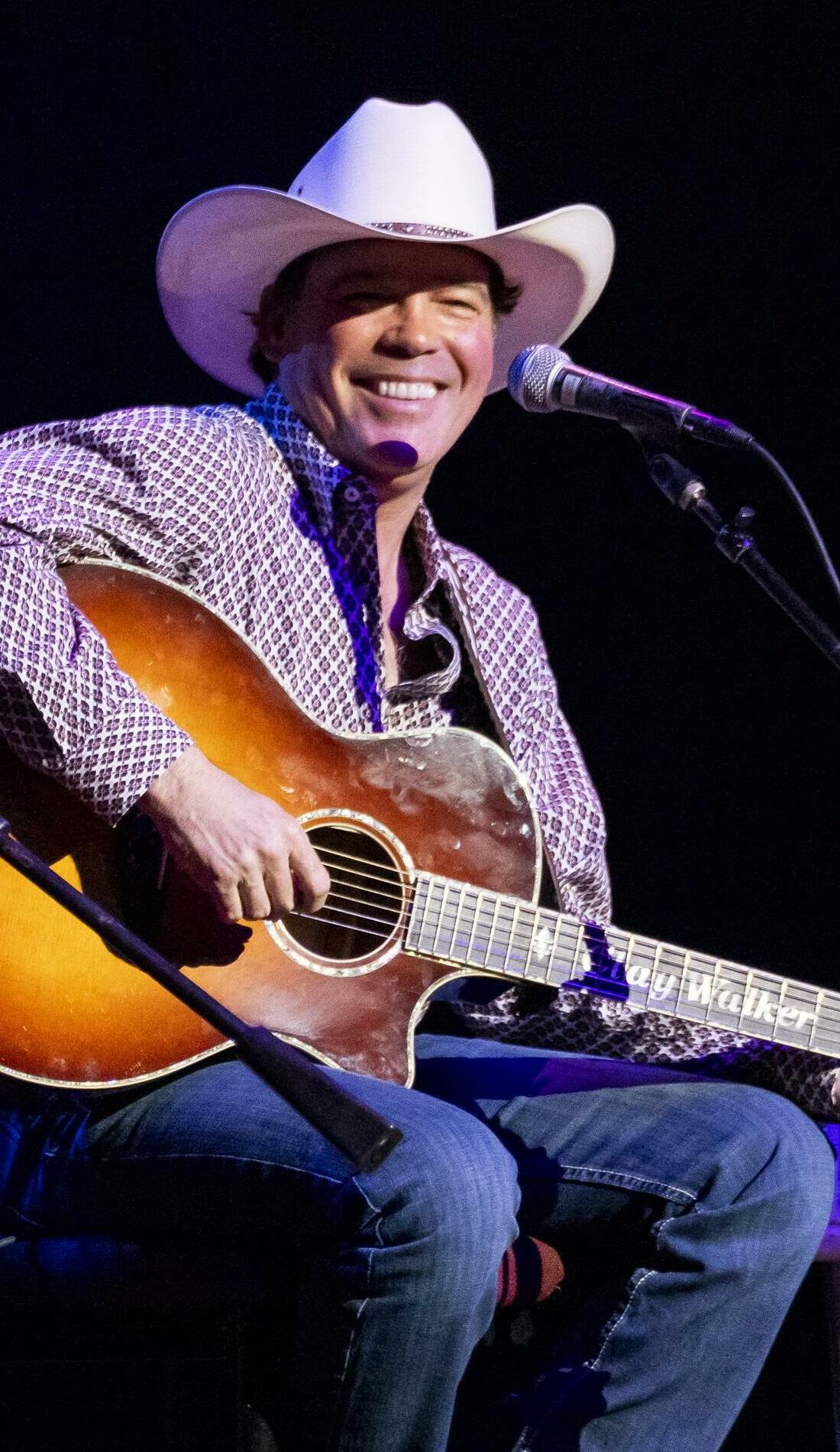 A Clay Walker live event