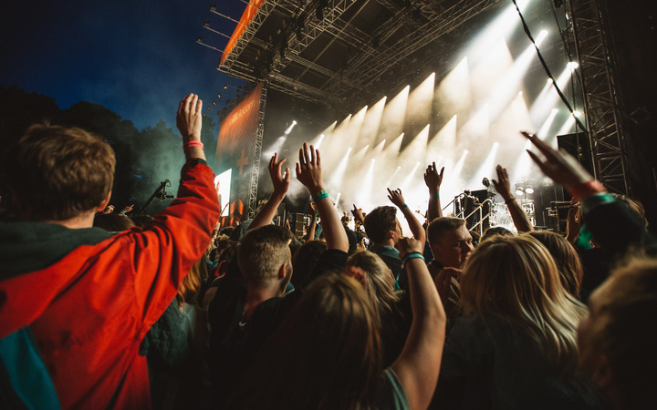 FFDP Tour 2025 concert crowd cheering