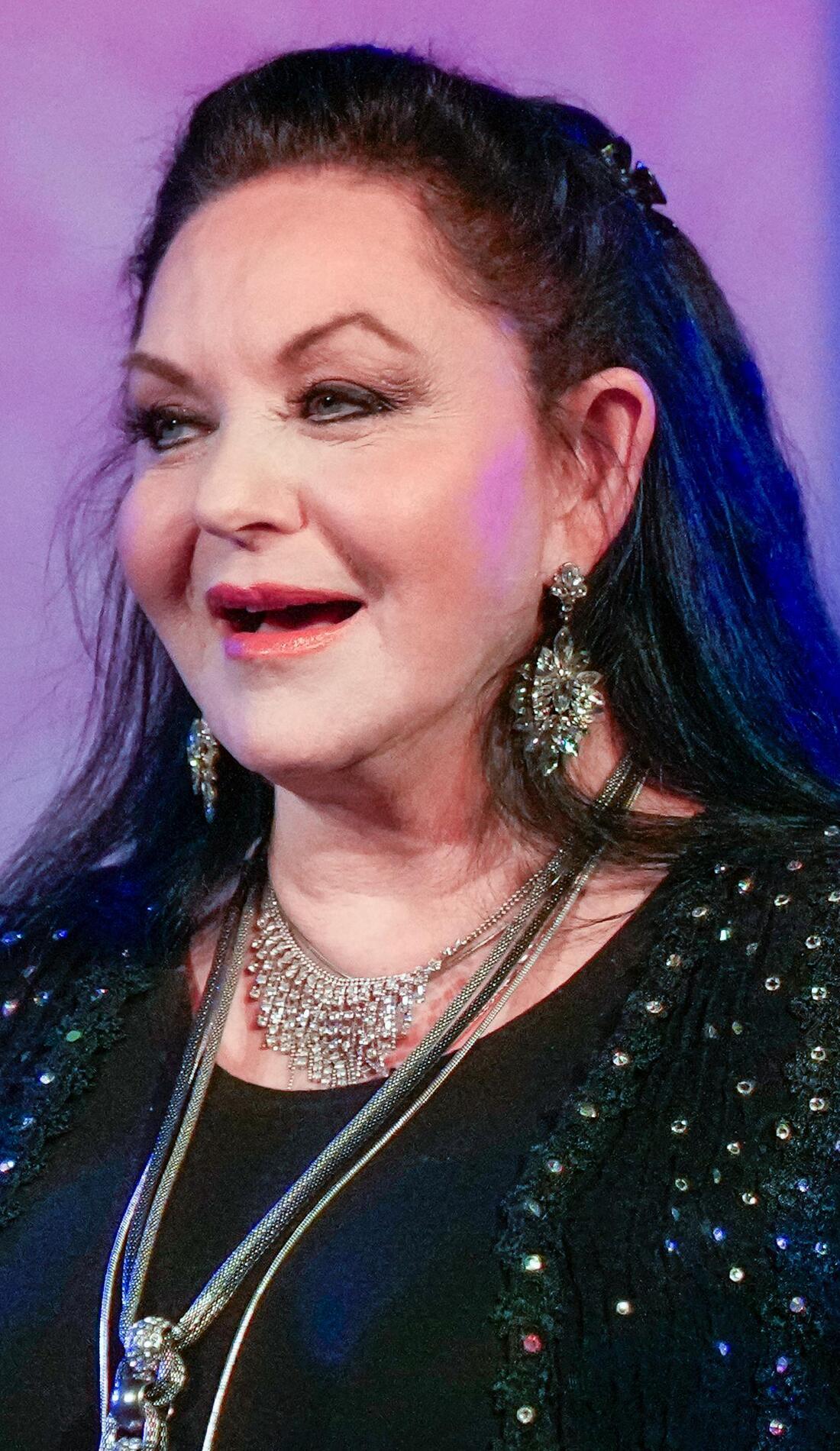 A Crystal Gayle live event