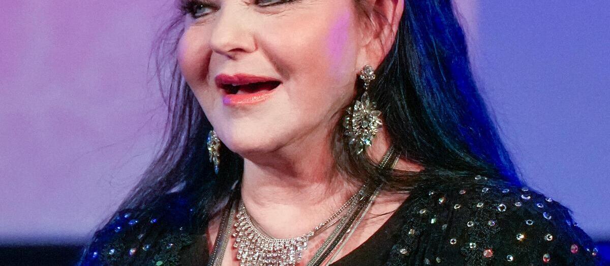 Crystal Gayle Tickets