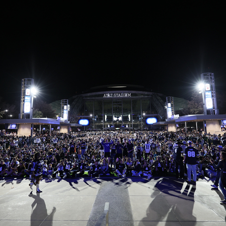 Dallas Cowboys include playoff tickets in season-ticket package to fans