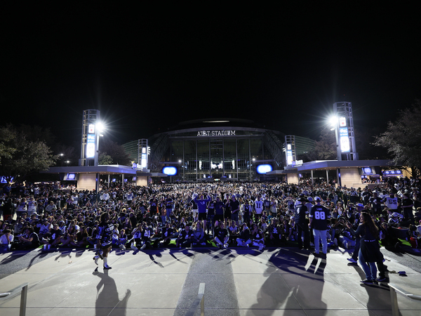 DC United: Watch Cowboys with best SRO at AT&T Stadium