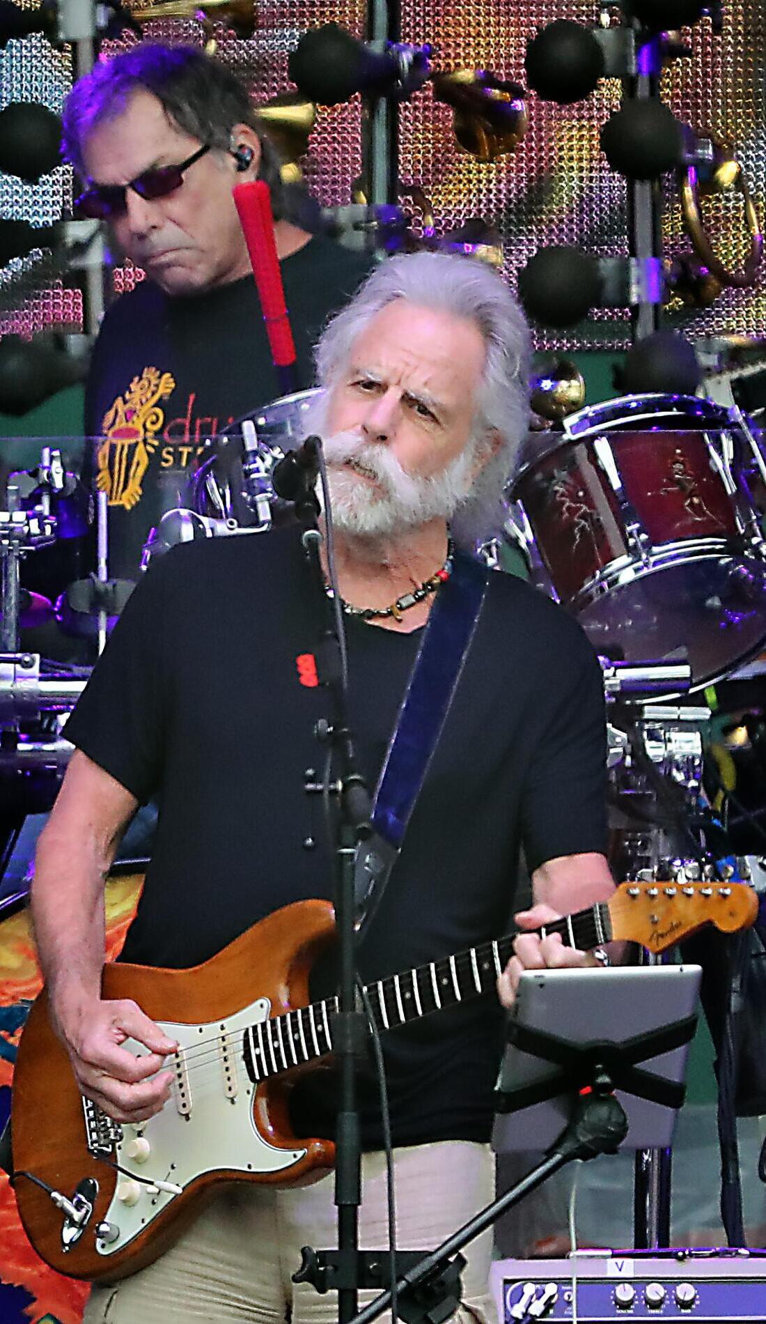 A Dead & Company live event