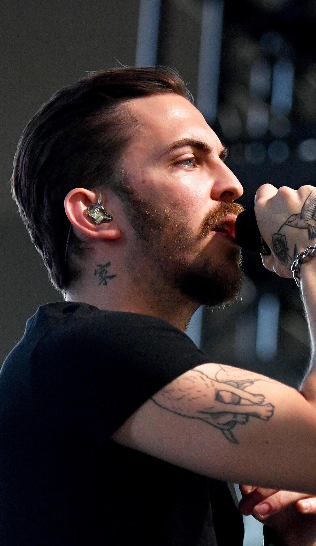 A Dennis Lloyd live event