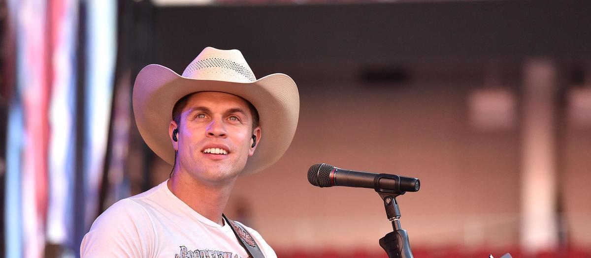 Dustin Lynch Concert Tickets 2023 2024 Tour Dates Locations SeatGeek   1200x525 