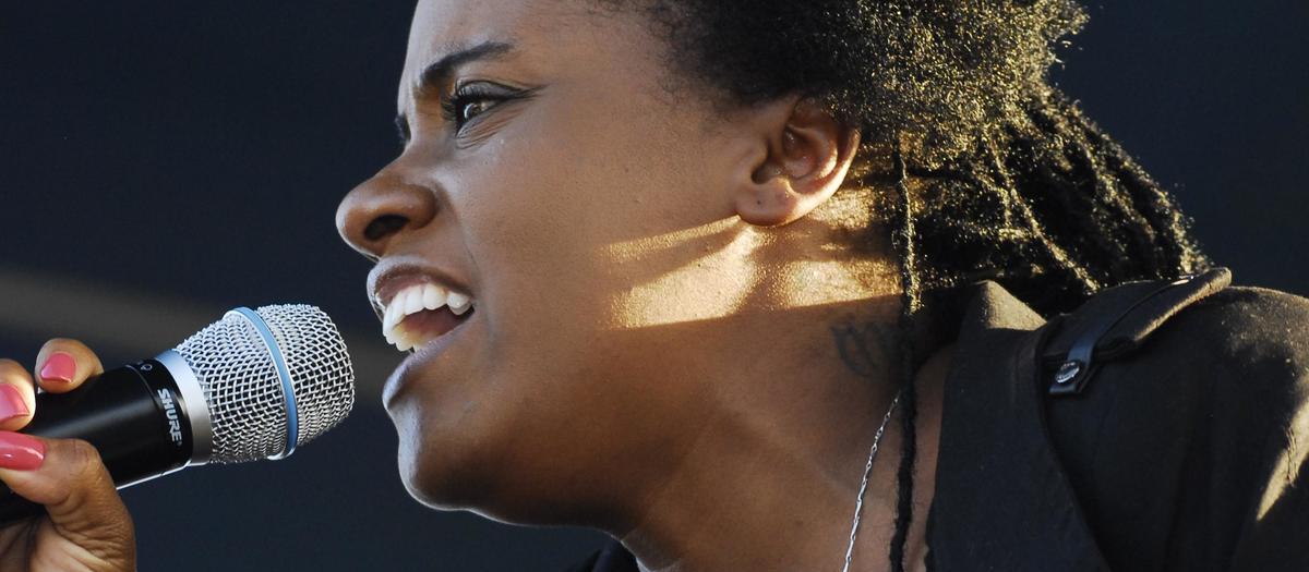 Etana Tickets