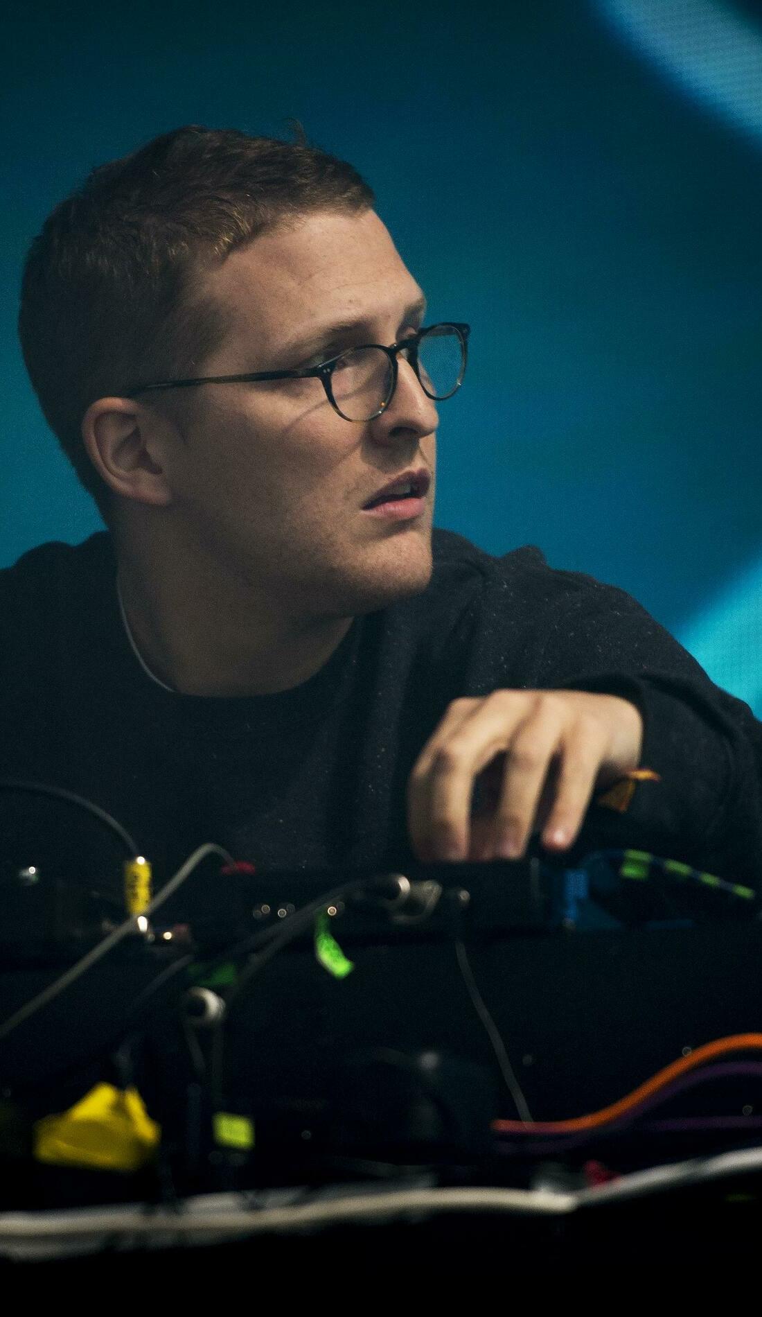 floating points tour