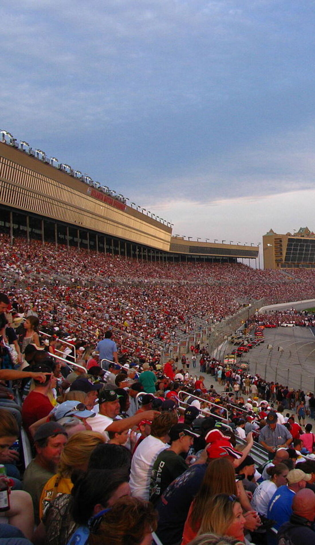 A Folds Of Honor Quiktrip 500 live event