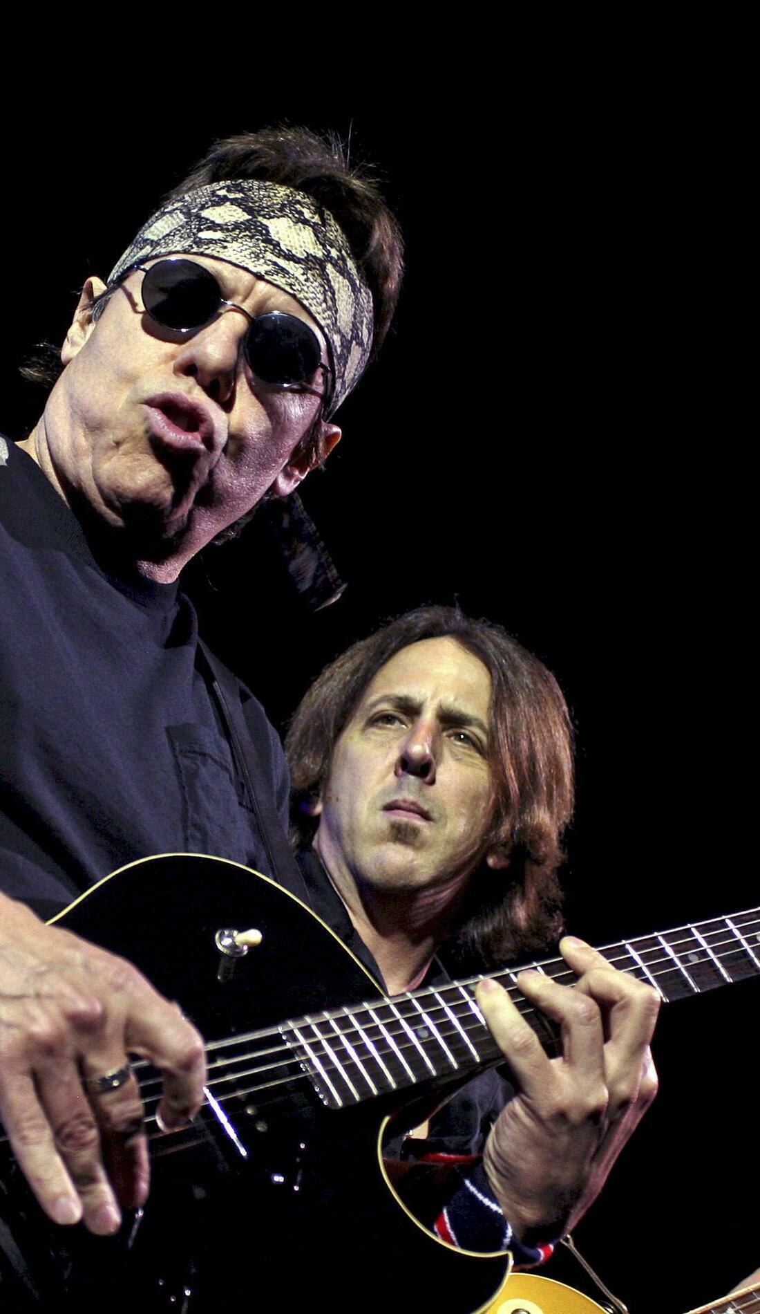 A George Thorogood & The Destroyers live event