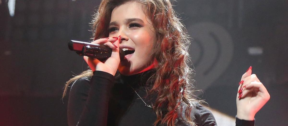 Hailee Steinfeld Tickets