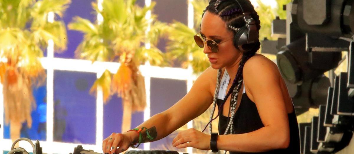 Hannah Wants Tickets