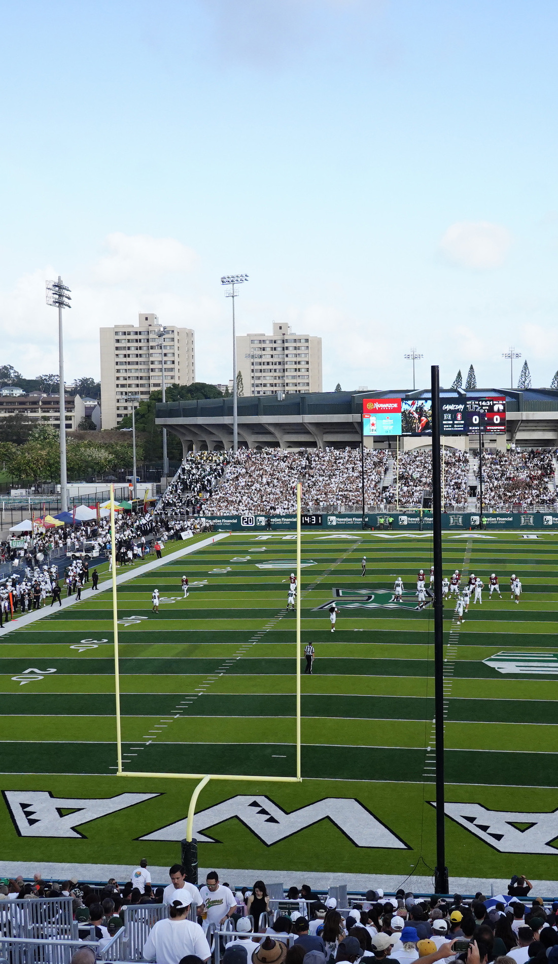 A Hawaii Rainbow Warriors Football live event
