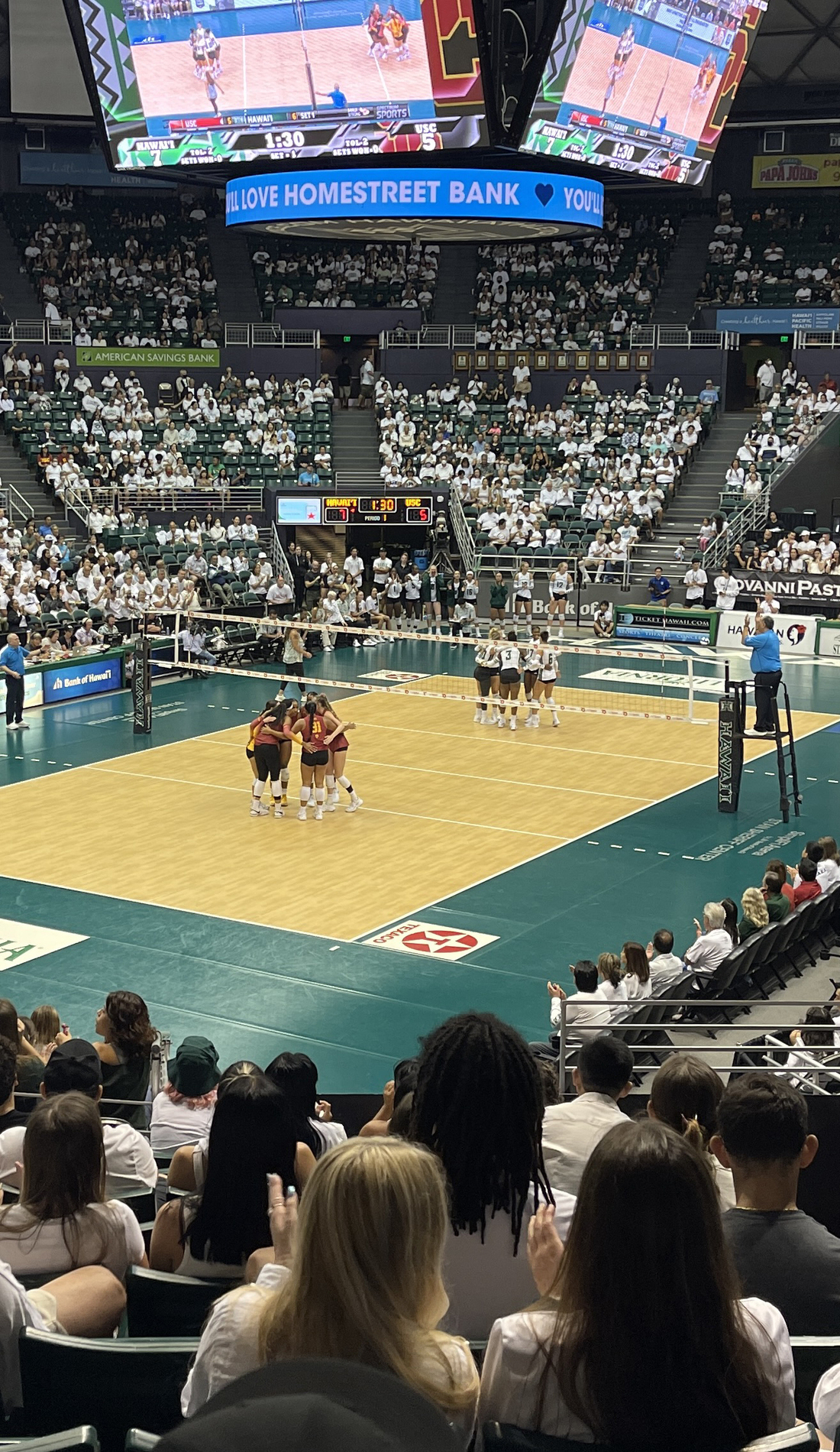 A Hawaii Warriors Womens Volleyball live event
