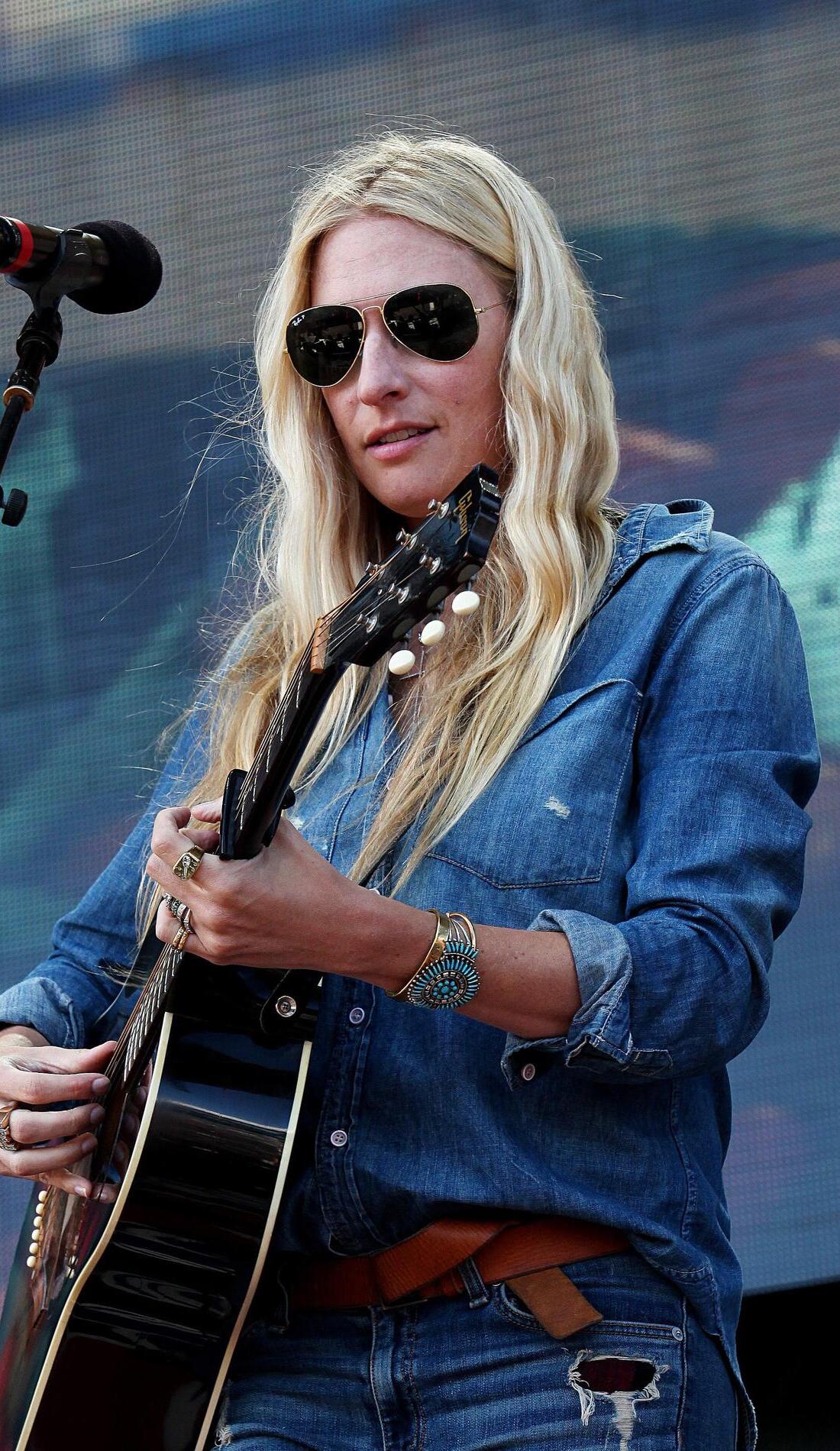 A Holly Williams live event